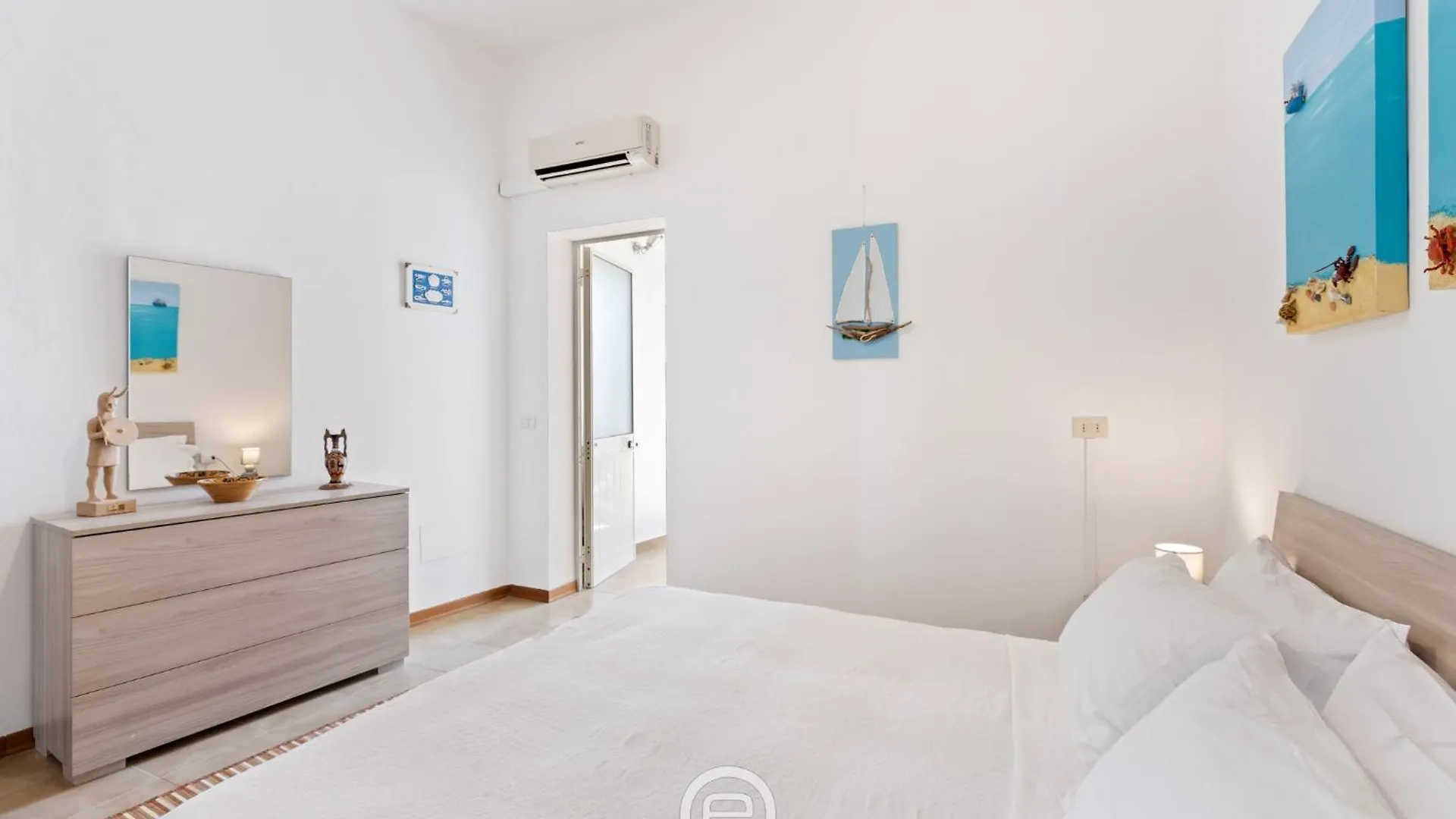 Apartamento La Casa Di Amelie Cabras 0*,  Italia